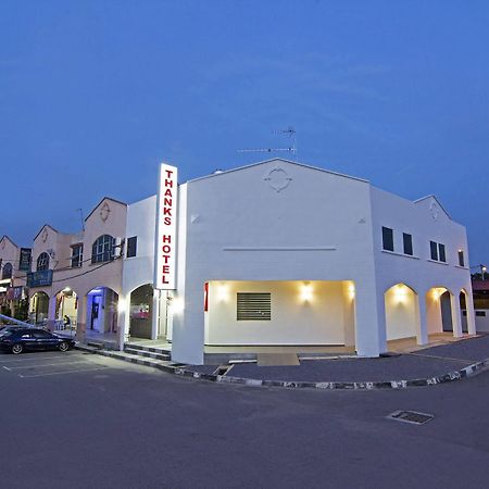 Thanks Hotel Parit Buntar Exterior photo